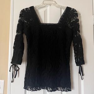 Black lace three quarter sleeves top